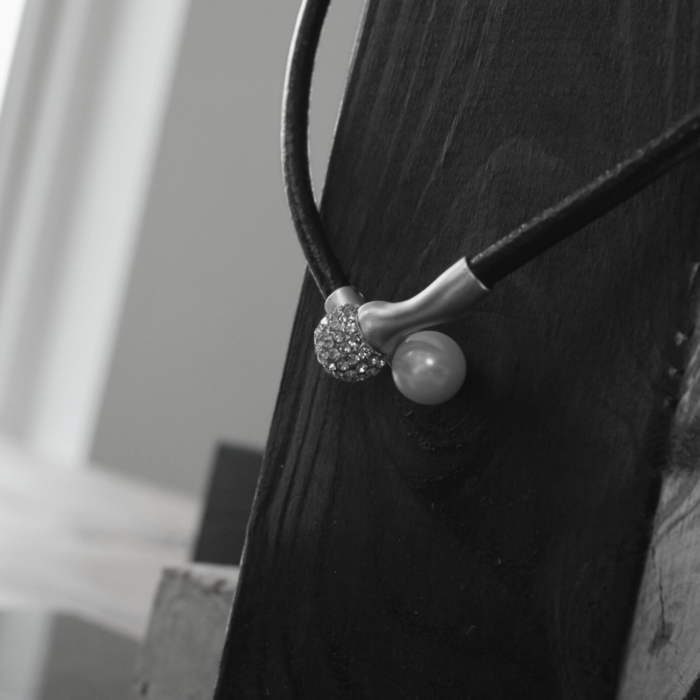 Halssmykke med magnetlås