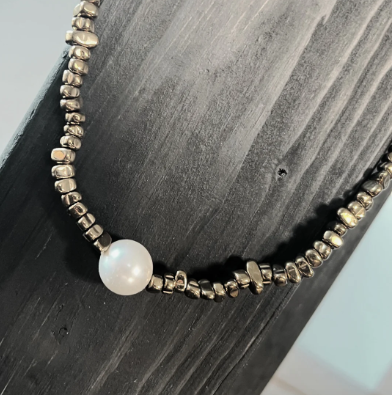 Kort guldbelagt halskæde